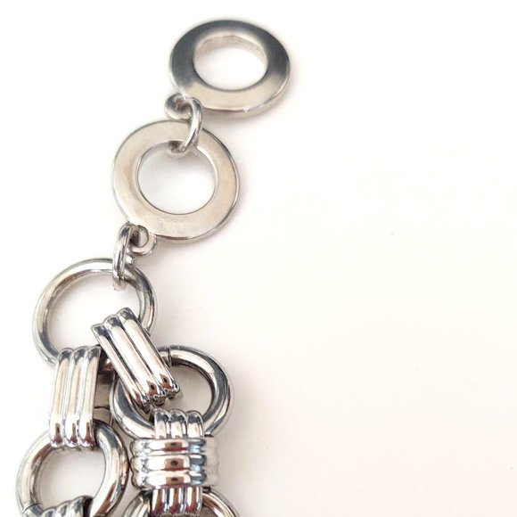 Double strand silver link toggle close bracelet - Picture 9 of 12